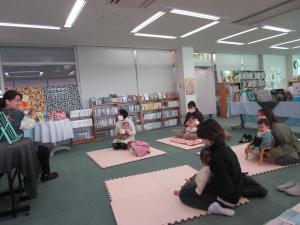 絵本の読み聞かせ会